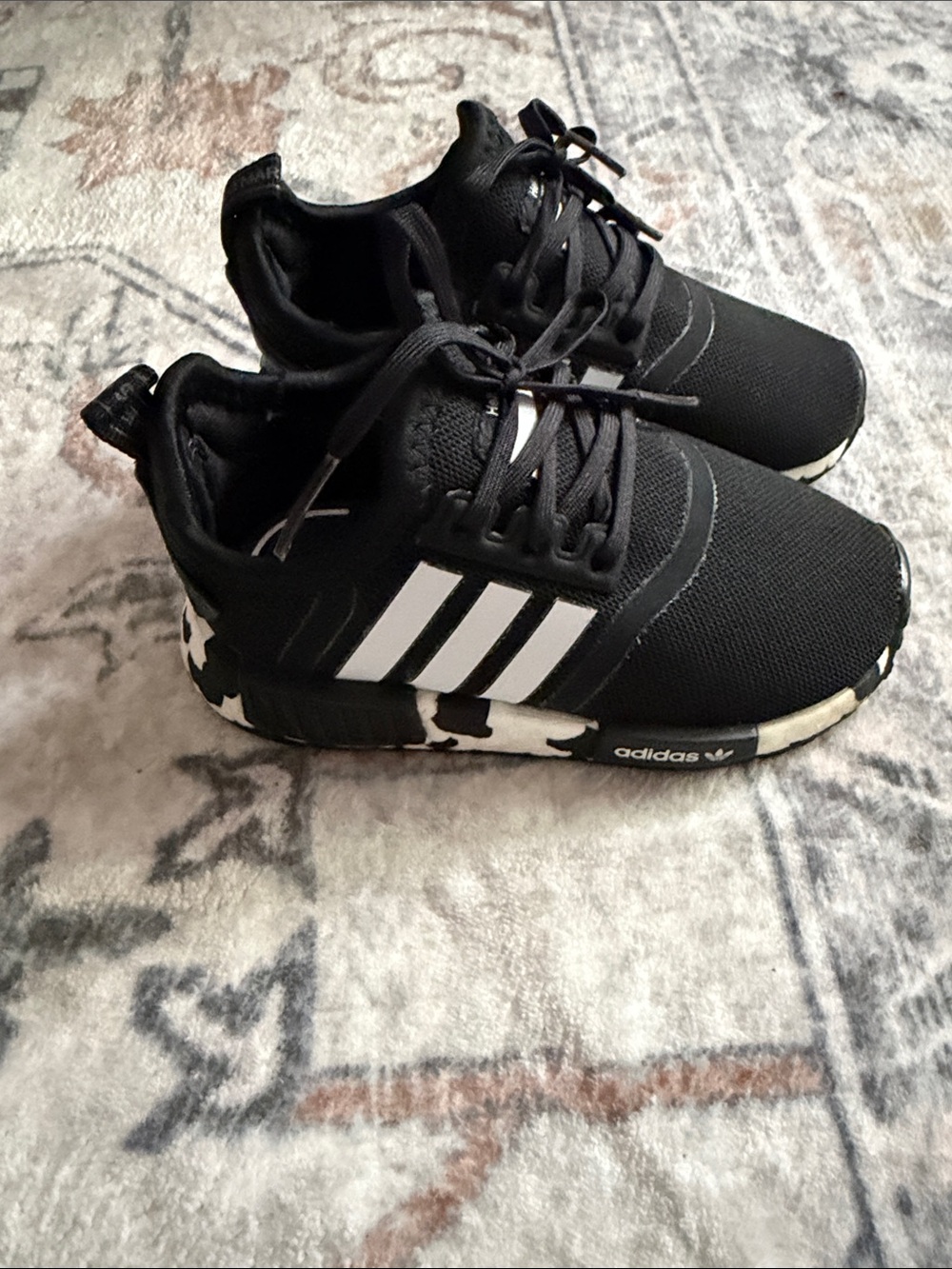 adidas Kids Black & White Sneakers with Patterned Midsole